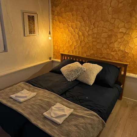 Haziko A Varos Felett Apartamento Pécs